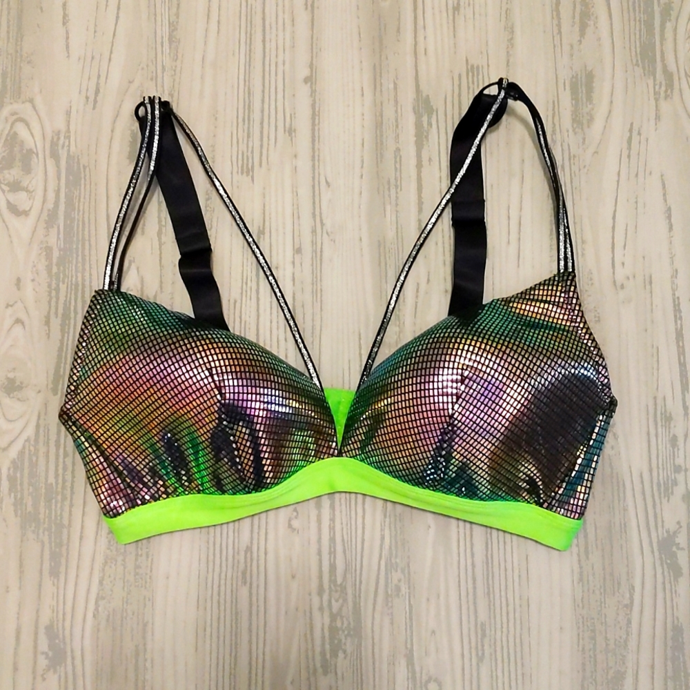 Holographic bra by Zumba